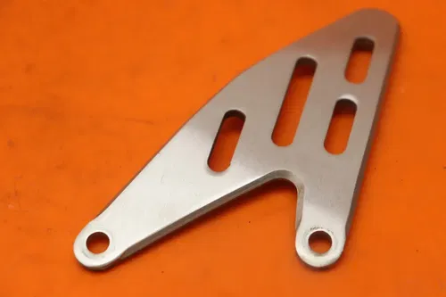 2007-2008 YAMAHA YZF R1 OEM RIGHT REARSET REAR SET HEEL GUARD COVER