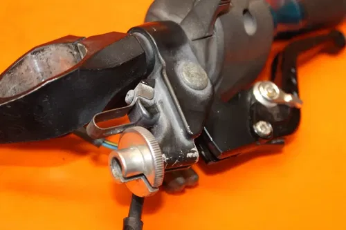 01-02 YAMAHA YZF R6 OEM LEFT CLIP ON HANDLEBAR W SWITCHES