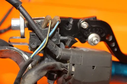 01-02 YAMAHA YZF R6 OEM LEFT CLIP ON HANDLEBAR W SWITCHES