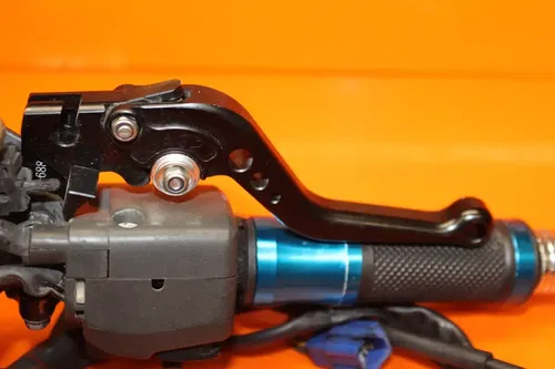 01-02 YAMAHA YZF R6 OEM LEFT CLIP ON HANDLEBAR W SWITCHES
