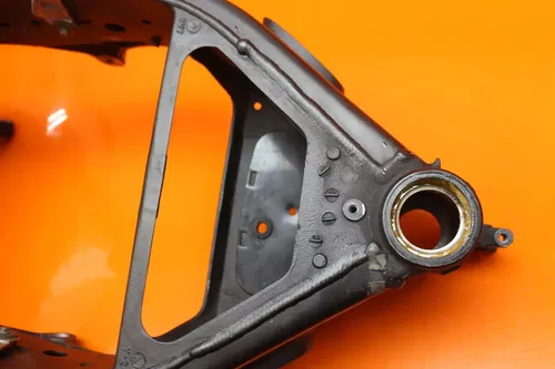 04-06 YAMAHA YZF R1 STRAIGHT FRAME CHASSIS C 5VY-21110-20-P0 386-334-6729 4 DET