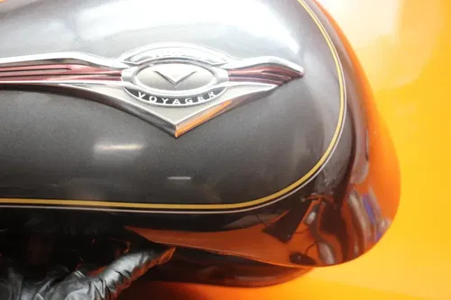 2011 KAWASAKI VULCAN 1700 VOYAGER ABS OEM GAS TANK FUEL PETROL RESERVOIR