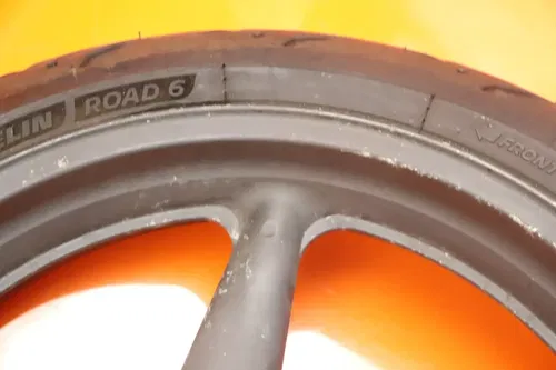 01-06 HONDA CBR600F4I OEM FRONT WHEEL RIM W TIRE
