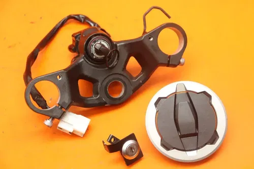 18-22 KAWASAKI NINJA 400 OEM IGNITION LOCK KEY SET W/ GAS CAP AND SEAT LOCK