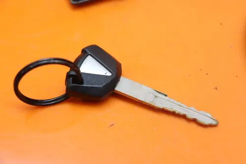 18-22 KAWASAKI NINJA 400 OEM IGNITION LOCK KEY SET W/ GAS CAP AND SEAT LOCK