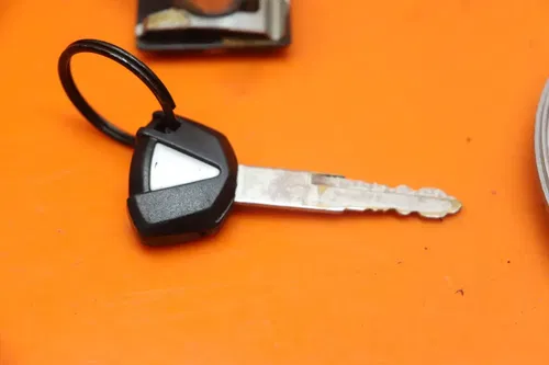 18-22 KAWASAKI NINJA 400 OEM IGNITION LOCK KEY SET W/ GAS CAP AND SEAT LOCK