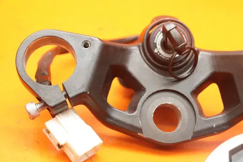 18-22 KAWASAKI NINJA 400 OEM IGNITION LOCK KEY SET W/ GAS CAP AND SEAT LOCK