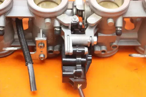 2020-2024 KAWASAKI Z900 OEM MAIN FUEL INJECTORS / THROTTLE BODIES