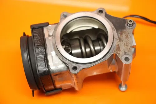 2011-2019 SUZUKI M109R VZR1800 OEM SECONDARY MIDDLE DRIVE GEAR SET BOX & SENSOR