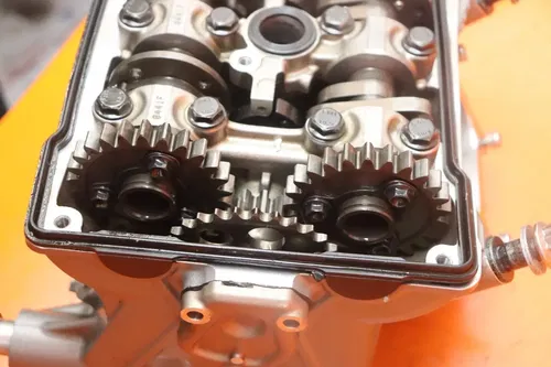 2012-2014 DUCATI 1199 PANIGALE OEM ENGINE VERTICAL TOP END CYLINDER HEAD