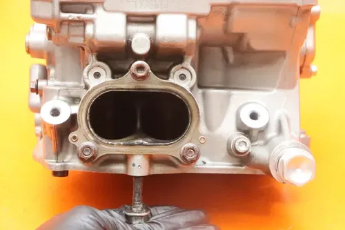 2012-2014 DUCATI 1199 PANIGALE OEM ENGINE VERTICAL TOP END CYLINDER HEAD