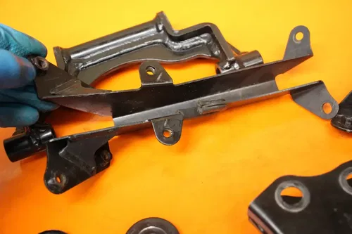 2013-2017 KAWASAKI NINJA EX300 OEM ENGINE MOTOR MOUNT STAY BRACKETS 31059-0061