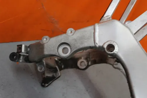 2000 2001 YAMAHA YZF R1 STR8 FRAME CHASSIS RACE/STUNT ONLY 386-334-6729 4 DETAIL