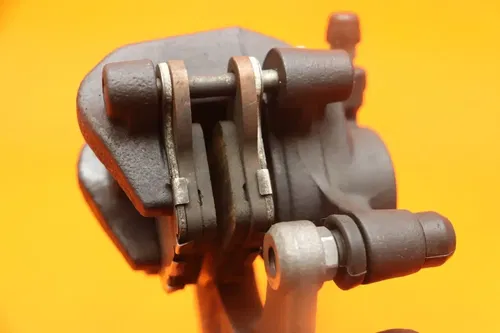 2023 11-24 SUZUKI GSXR 600 750 REAR BACK BRAKE CALIPER W MOUNT BRACKET