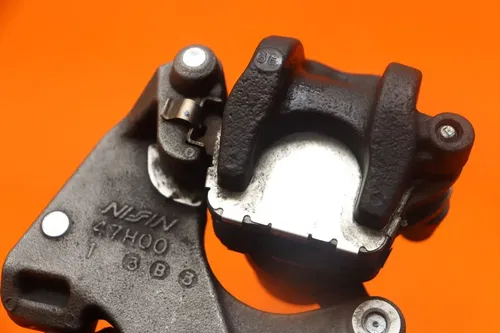 2023 11-24 SUZUKI GSXR 600 750 REAR BACK BRAKE CALIPER W MOUNT BRACKET
