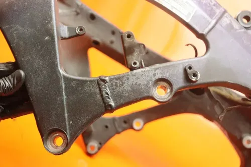 2004 2005 HONDA CBR 1000RR STRAIGHT FRAME CHASSIS C 50010-MEL-671ZA