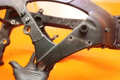 2004 2005 HONDA CBR 1000RR STRAIGHT FRAME CHASSIS C 50010-MEL-671ZA