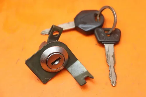 2004-2006 YAMAHA YZF R1 IGNITION LOCK KEY SET W/ GAS CAP AND SEAT LOCK