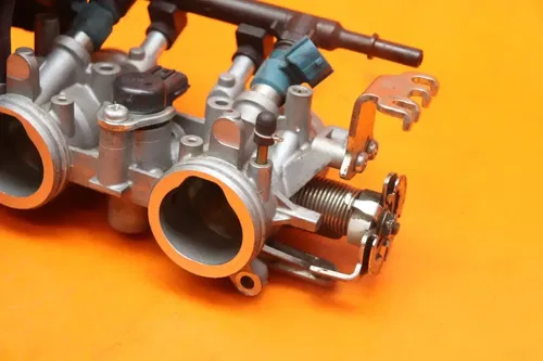 22-25 2023 YAMAHA YZF R7 OEM MAIN FUEL INJECTORS / THROTTLE BODIES