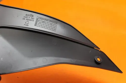 21-24 APRILIA RSV4 1100 V4 OEM PLASTIC LEFT GAS TANK FUEL CELL PANEL COVER TRIM