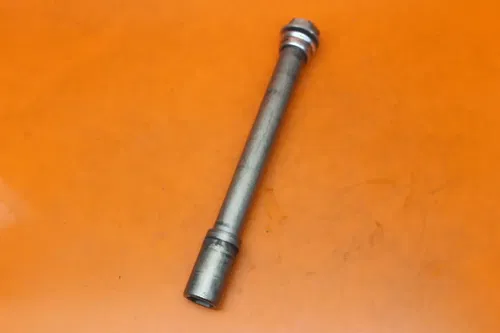 2017 SUZUKI GSXR750 OEM FRONT WHEEL RIM AXLE PIVOT BOLT