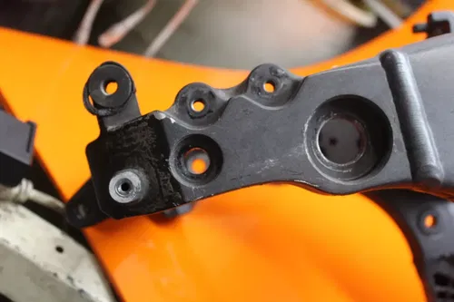 2004-2005 KAWASAKI NINJA ZX10R  STRAIGHT FRAME CHASSIS R 386-334-6729 4 DETAILS