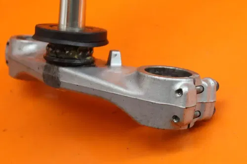 97-00 SUZUKI GSXR600 OEM STRAIGHT FRONT FORKS CLAMP LOWER TRIPLE TREE STEM