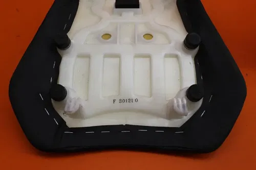 11-21 SUZUKI GSXR 600 750 OEM FRONT DRIVERS SEAT PAD SADDLE PILLION *NO RIPS*