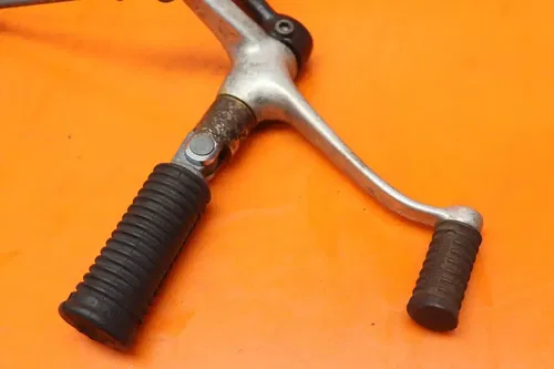 07-13 HARLEY-DAVIDSON SPORTSTER 1200 OEM LEFT REARSET REAR SET DRIVER FOOT PEG