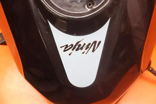 2020 KAWASAKI NINJA 400 OEM GAS TANK FUEL CELL PETROL RESERVOIR 51090-5231-660