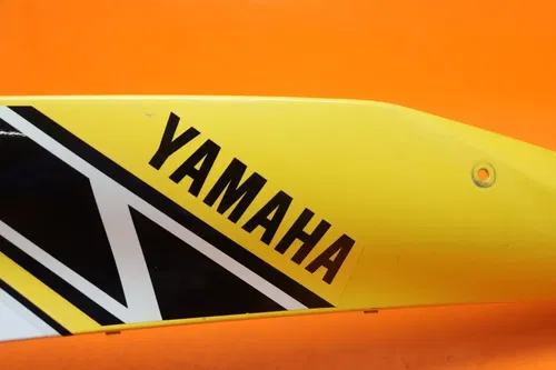 2006-2007 YAMAHA YZF R6 OEM RIGHT MID UPPER SIDE FAIRING COWL PLASTIC