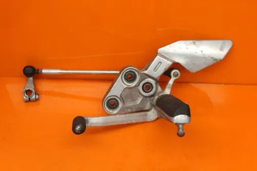 02-03 YAMAHA FZ1 OEM LEFT REARSET REAR SET FOOT PEG W SHIFTER