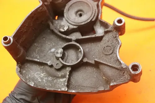 2001-207 SUZUKI HAYABUSA OEM ENGINE SPROCKET COVER