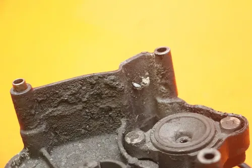 2001-207 SUZUKI HAYABUSA OEM ENGINE SPROCKET COVER