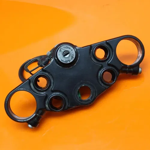 99-07 SUZUKI GSXR1300R BUSA OEM IGNITION LOCK *NO KEY* 37100-24F00