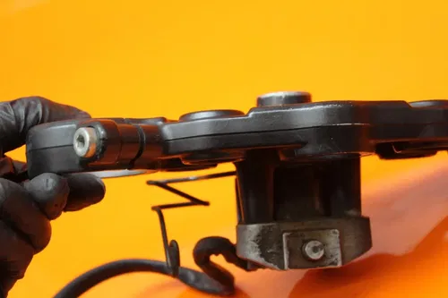 99-07 SUZUKI GSXR1300R BUSA OEM IGNITION LOCK *NO KEY* 37100-24F00