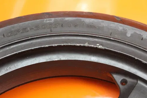 00-05 KAWASAKI NINJA ZX12R OEM STRAIGHT FRONT WHEEL RIM W TIRE 41073-1652-R2