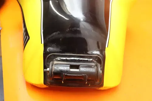 03-05 YAMAHA FZ1 OEM GAS TANK FUEL CELL PETROL RESERVOIR