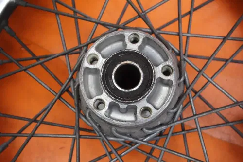 2002 Harley-Davidson Road King FLHR OEM STRAIGHT REAR WHEEL RIM W TIRE