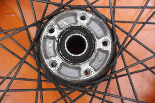 2002 Harley-Davidson Road King FLHR OEM STRAIGHT REAR WHEEL RIM W TIRE