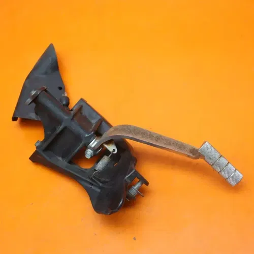 06-09 SUZUKI BOULEVARD M109R VZR1800 OEM RIGHT REARSET REAR SET DRIVER FOOT PEG
