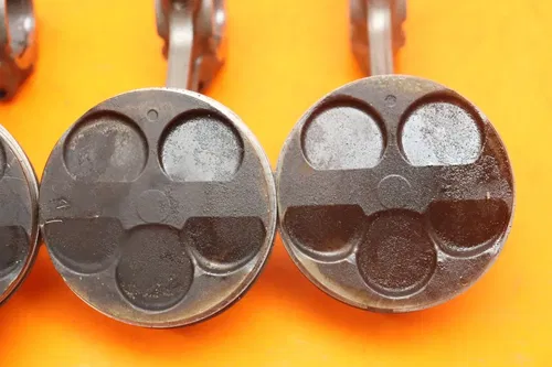04-06 YAMAHA YZF R1 OEM ENGINE MOTOR BLOCK PISTONS