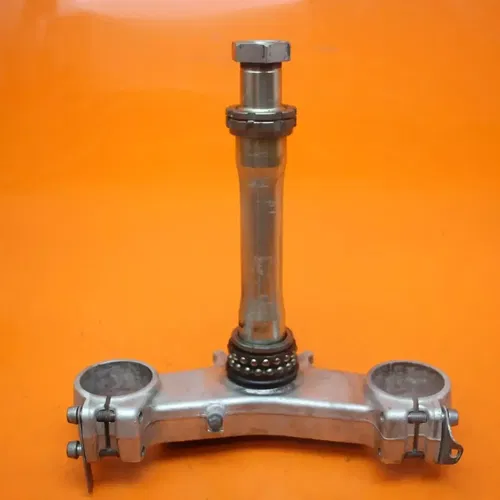 2007-2008 KAWASAKI NINJA ZX6R OEM STRAIGHT FRONT FORKS CLAMP LOWER TRIPLE TREE