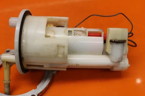 2013 TRIUMPH DAYTONA 675 OEM FUEL PUMP GAS PETROL SENDER UNIT