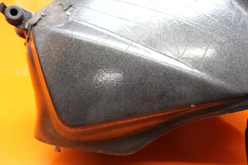 06-08 TRIUMPH DAYTONA 675 OEM GAS TANK FUEL CELL PETROL RESERVOIR T2401091-CM