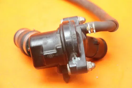 2004-2008 YAMAHA YZF R1 OEM THERMOSTAT W HOUSING ASSEMBLY
