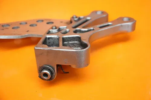 2004 2005 KAWASAKI NINJA ZX10R OEM LEFT REARSET REAR SET DRIVER FOOT PEG REST