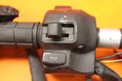 03-05 SUZUKI SV1000 OEM LEFT CLIP ON HANDLEBAR W SWITCHES