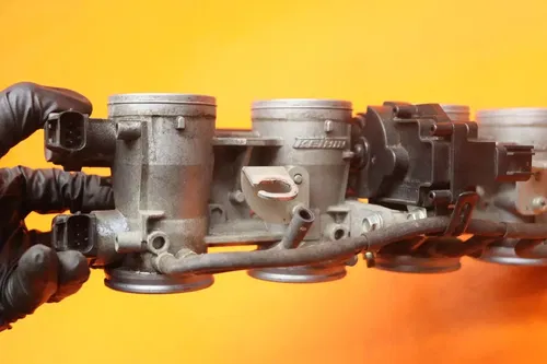 09-12 KAWASAKI NINJA ZX6R OEM MAIN FUEL INJECTORS / THROTTLE BODIES
