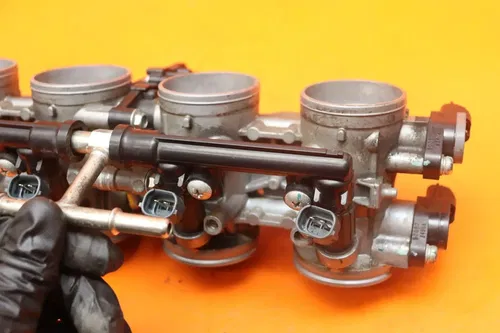 09-12 KAWASAKI NINJA ZX6R OEM MAIN FUEL INJECTORS / THROTTLE BODIES